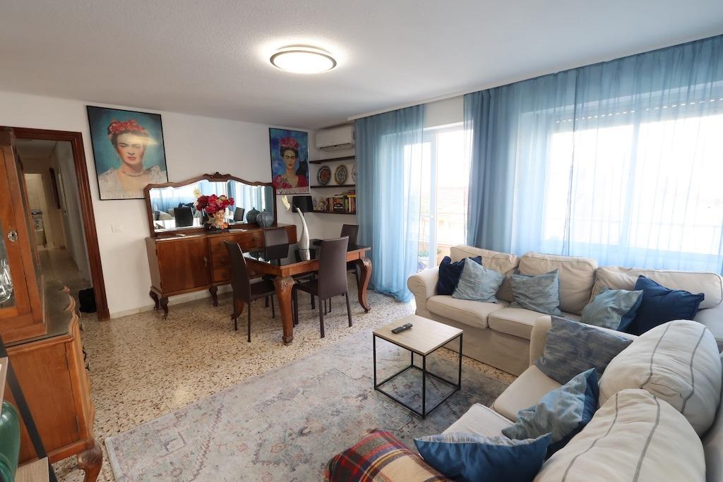 Bedroom in apartment for sale in Torrevieja