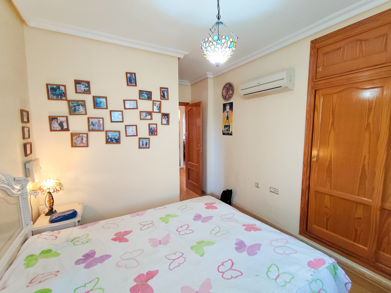 Master bedroom in apartment for sale in Cabo Roig