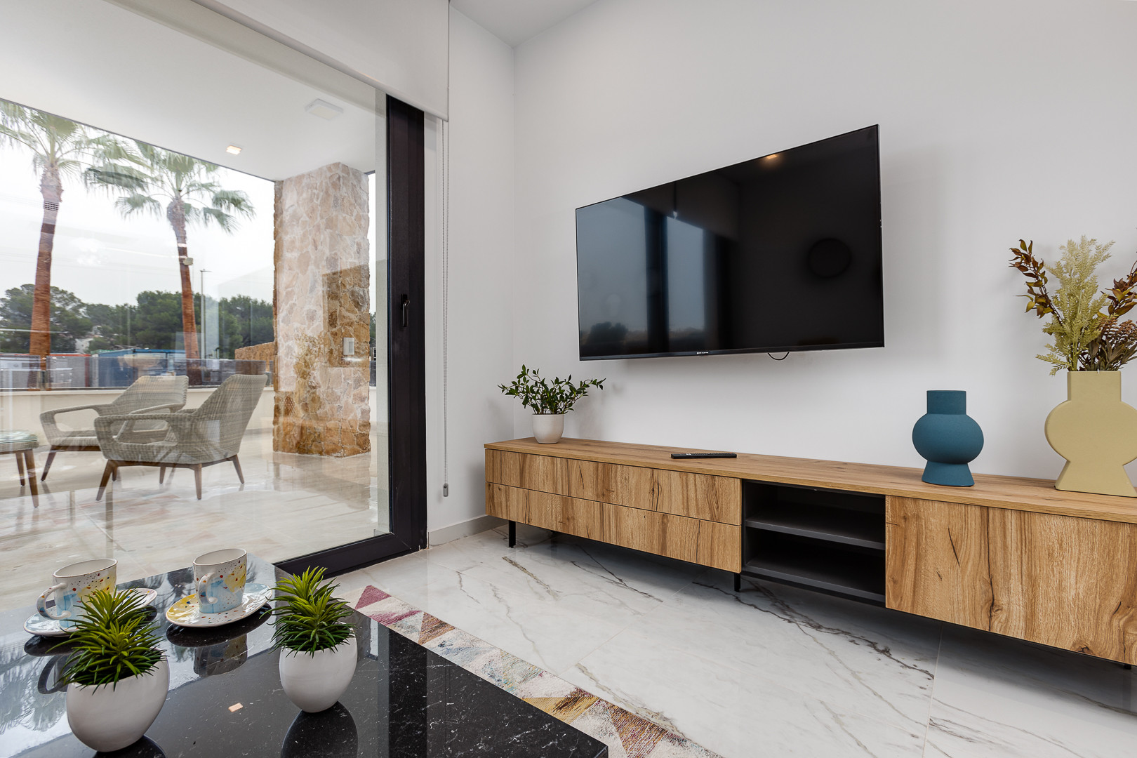 Master bedroom in apartment for sale in Elche