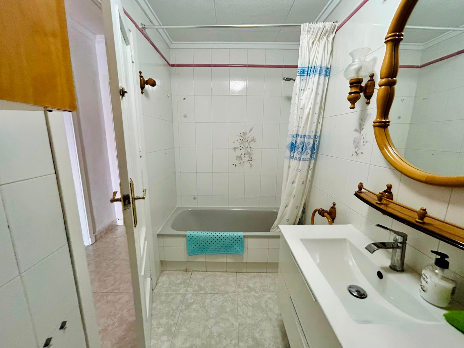 Living room in apartment for sale in Torrevieja