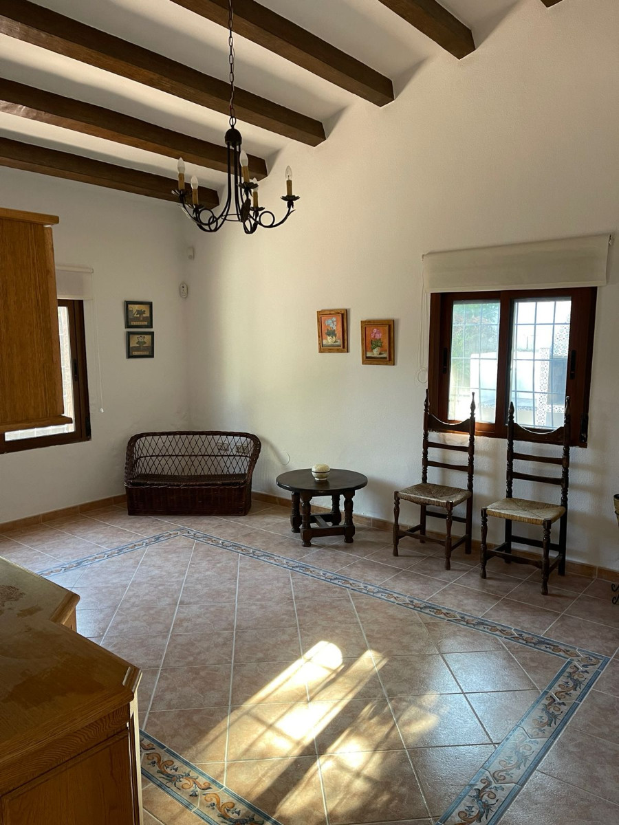 Garden in villa for sale in Orihuela Costa