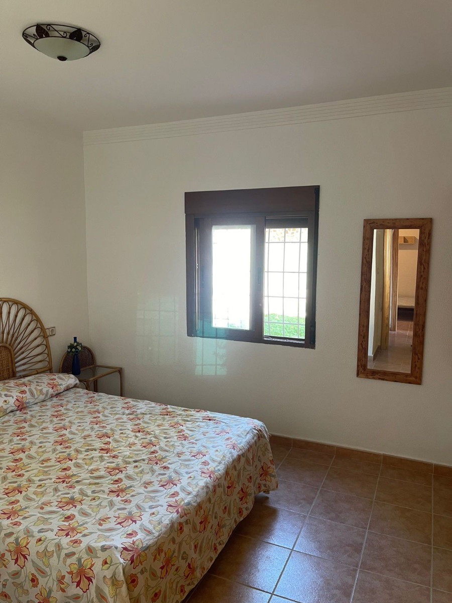 Bedroom in villa for sale in Orihuela Costa