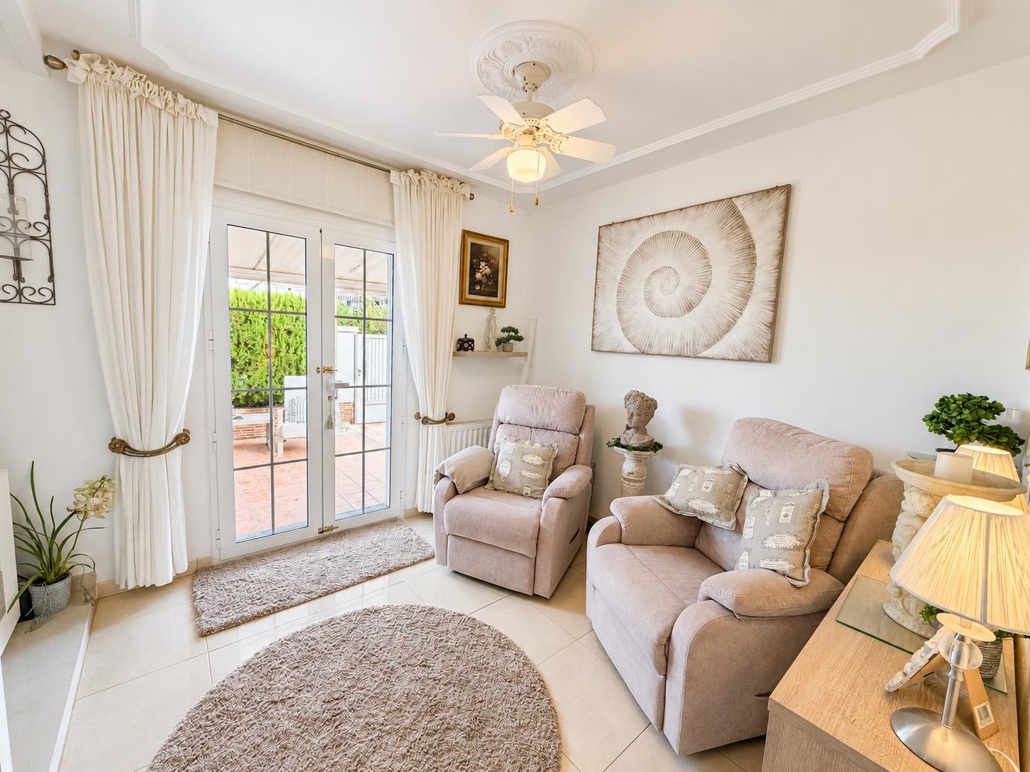 Terrace in villa for sale in Orihuela Costa