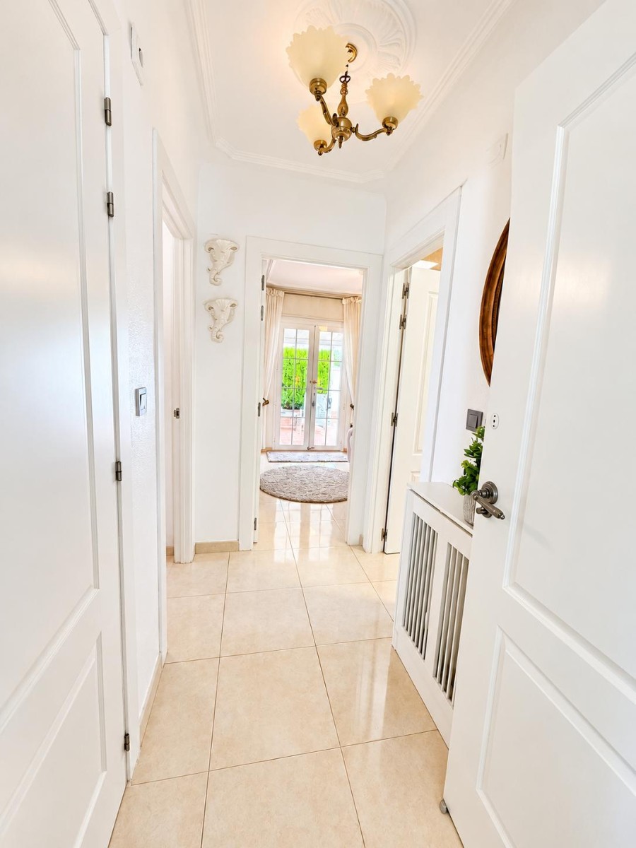 Kitchen in villa for sale in Orihuela Costa