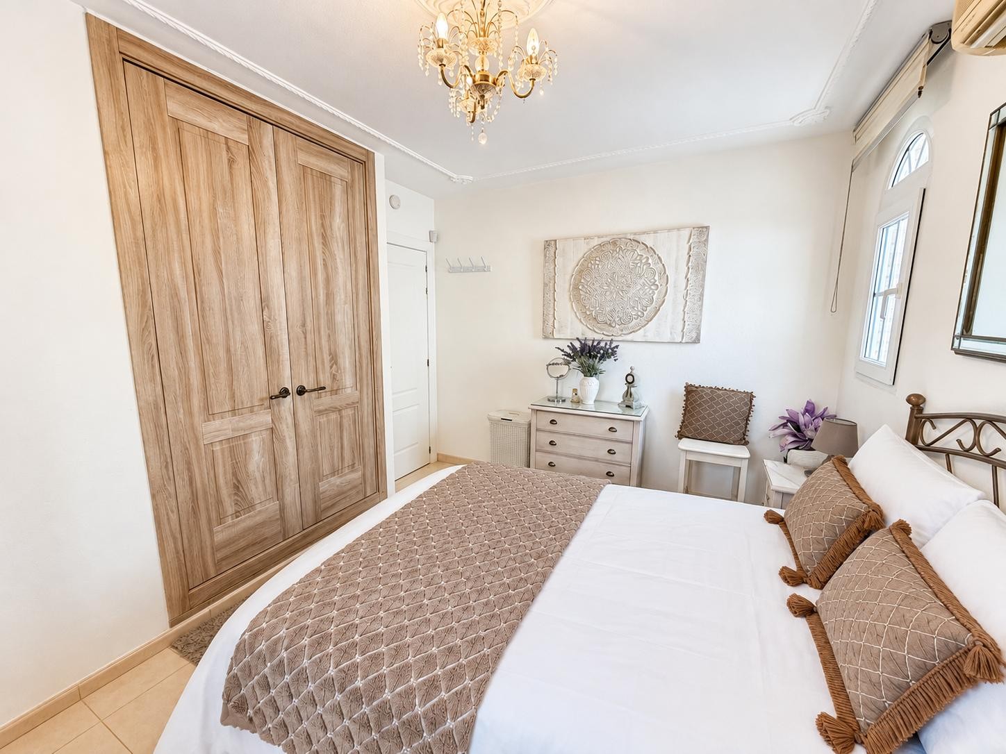 Master bedroom in villa for sale in Orihuela Costa