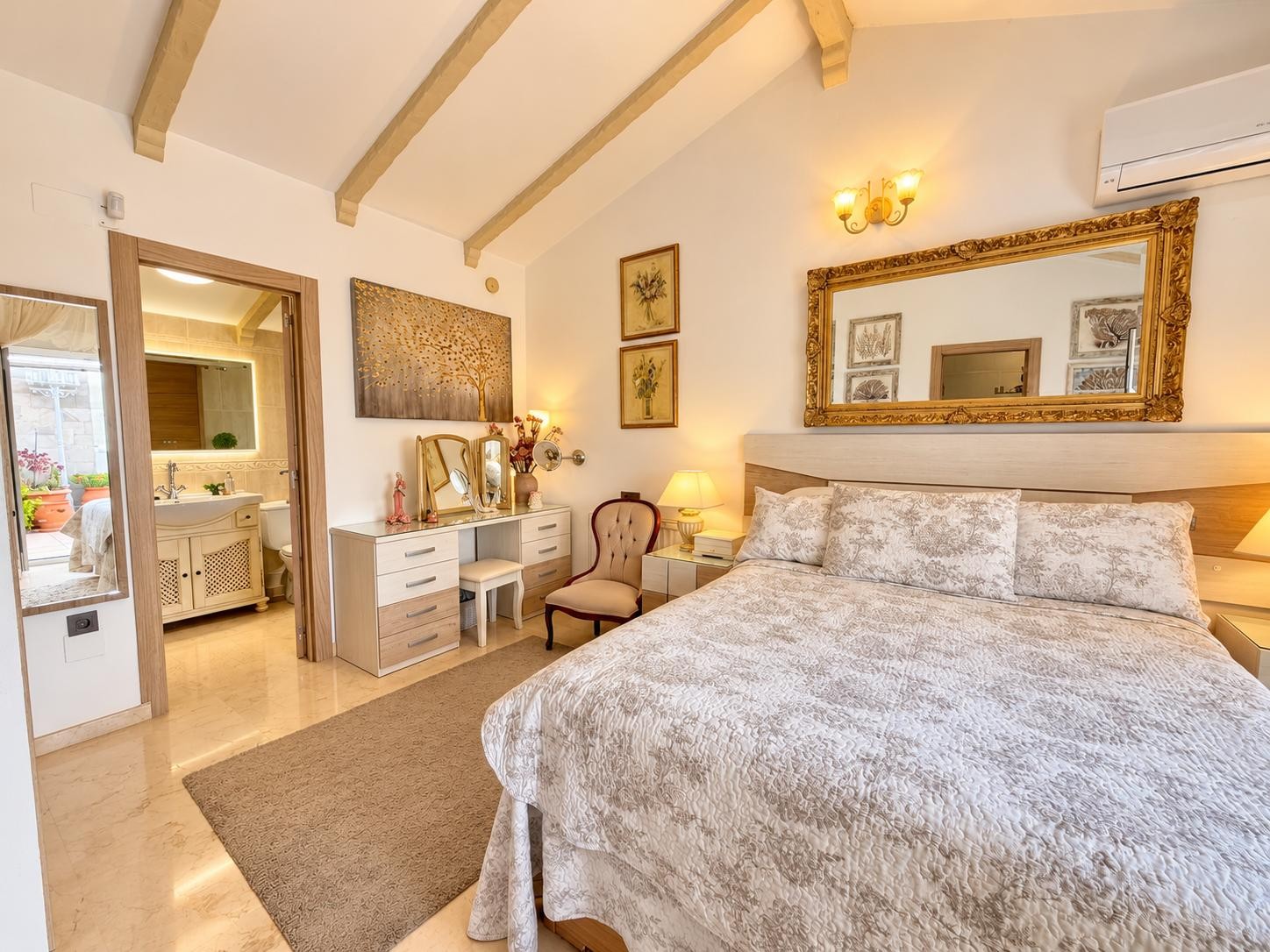 Garden in villa for sale in Orihuela Costa