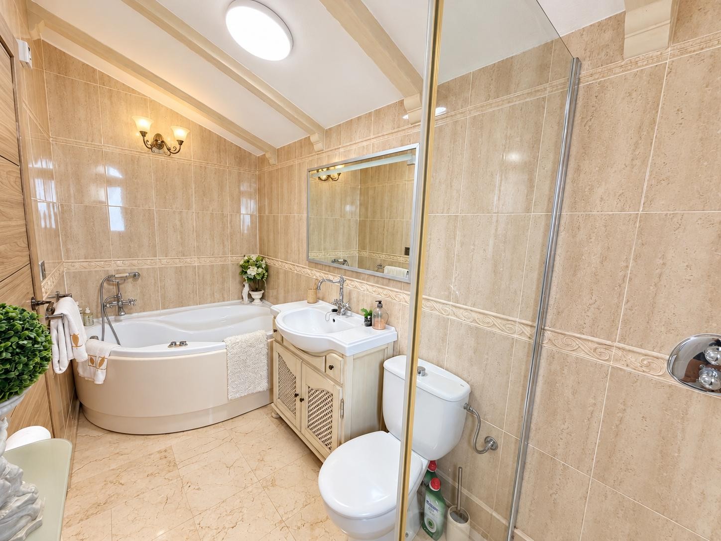 Dining area in villa for sale in Orihuela Costa