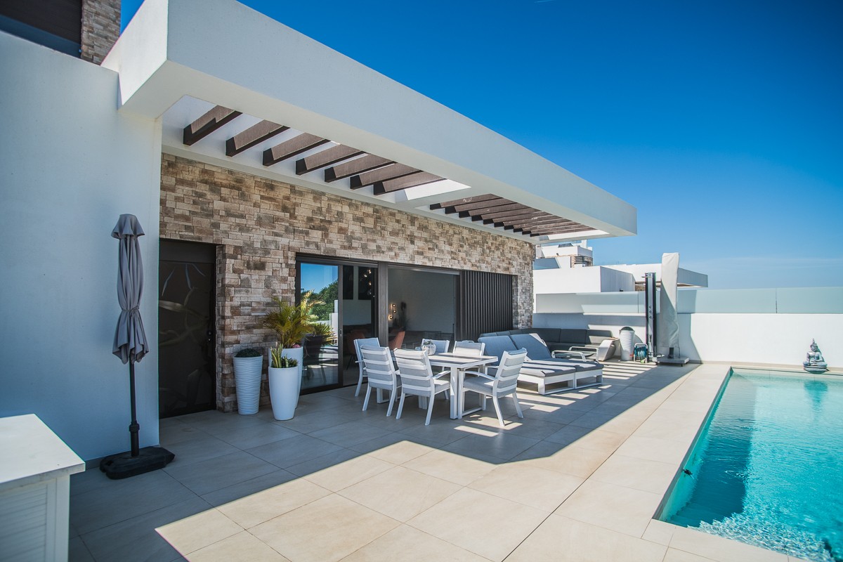 Terrace in villa for sale in Rojales