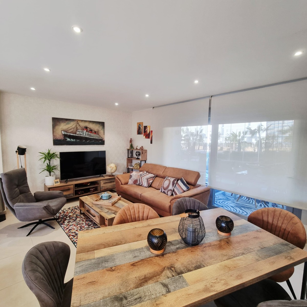 Ground-floor flat with gardens and direct access to the swimming pool – Vistabella Golf Discover this charming ground-floor flat situated within the prestigious Vistabella Golf complex, in a pleasant, leafy residential setting