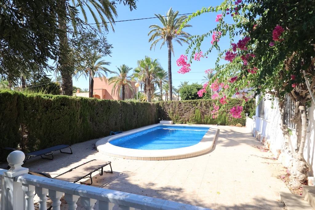 Terrace in villa for sale in Orihuela Costa