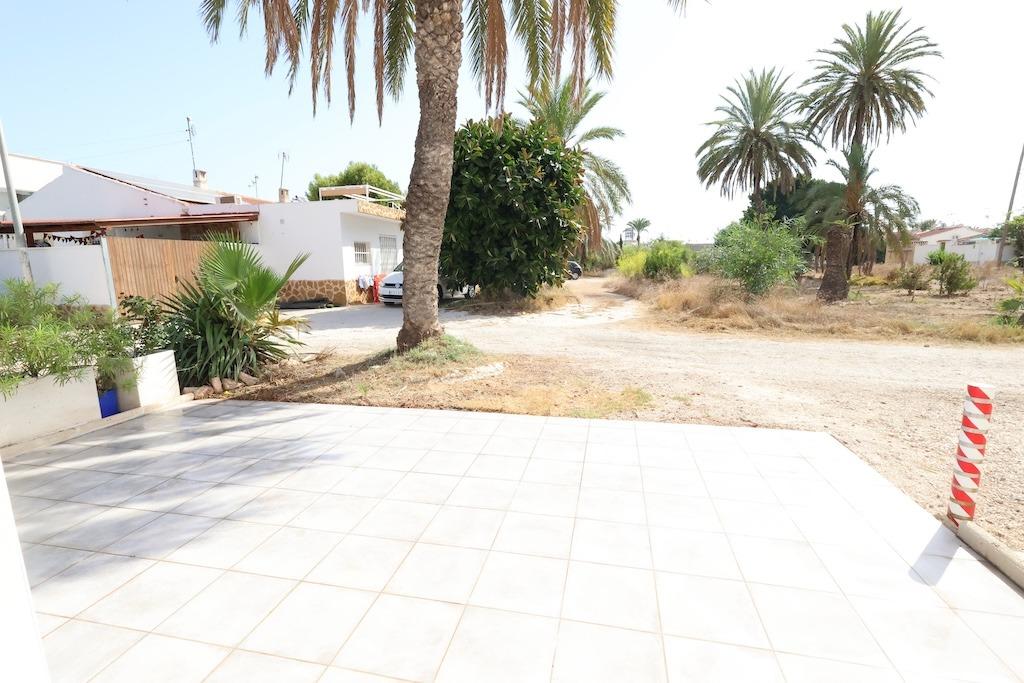 Master bedroom in bungalow for sale in Torrevieja
