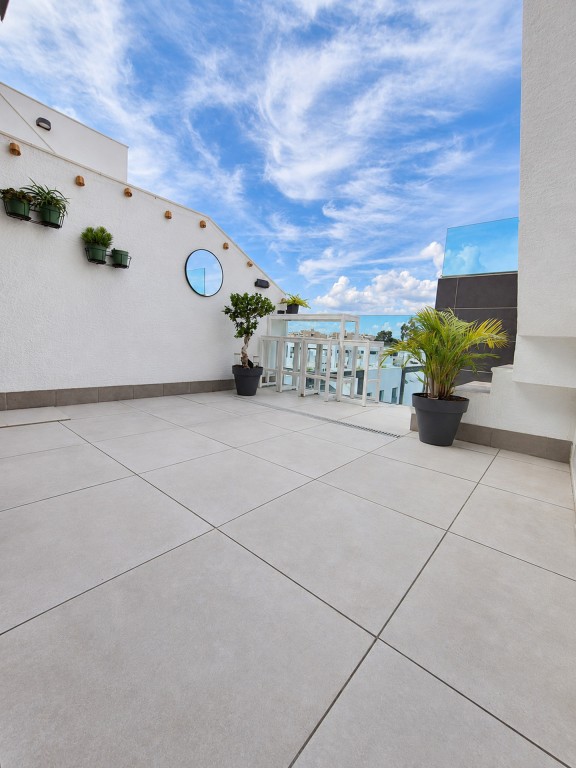 Living room in penthouse for sale in El Raso