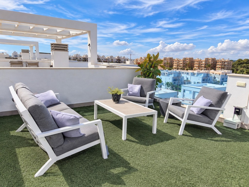 Kitchen in penthouse for sale in El Raso