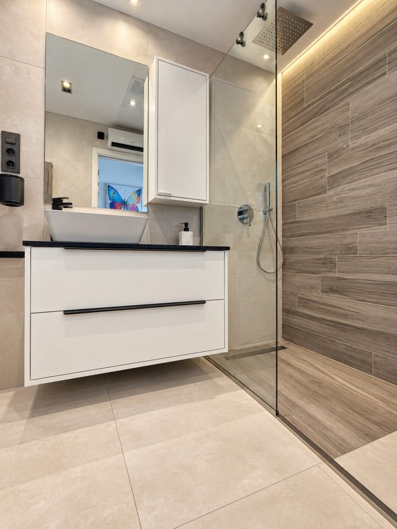 Bedroom in penthouse for sale in El Raso