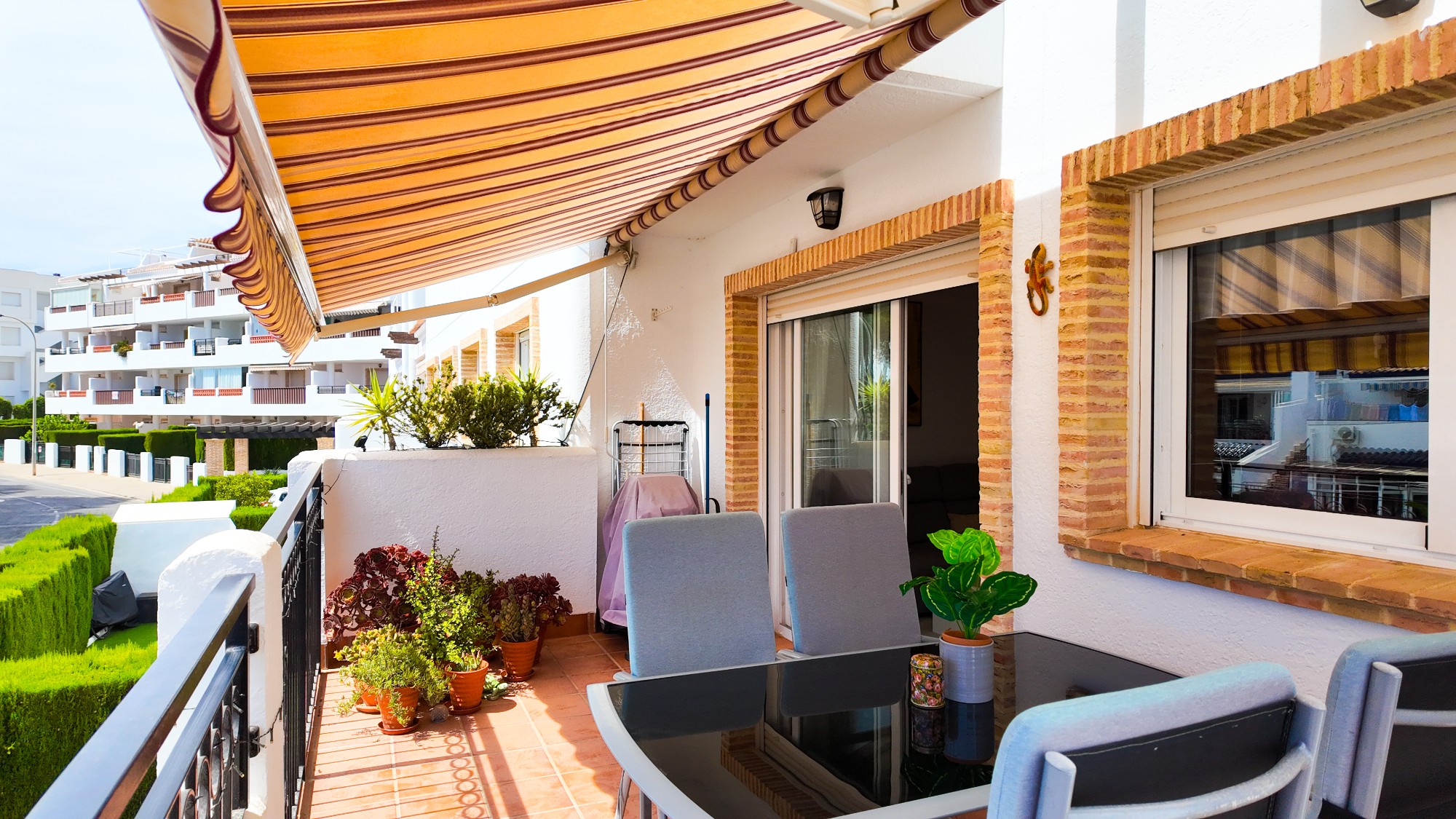 Bedroom in apartment for sale in Orihuela Costa