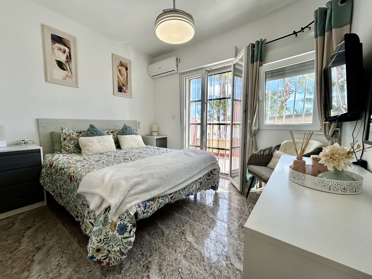 Exterior view in terraced for sale in Cabo Roig