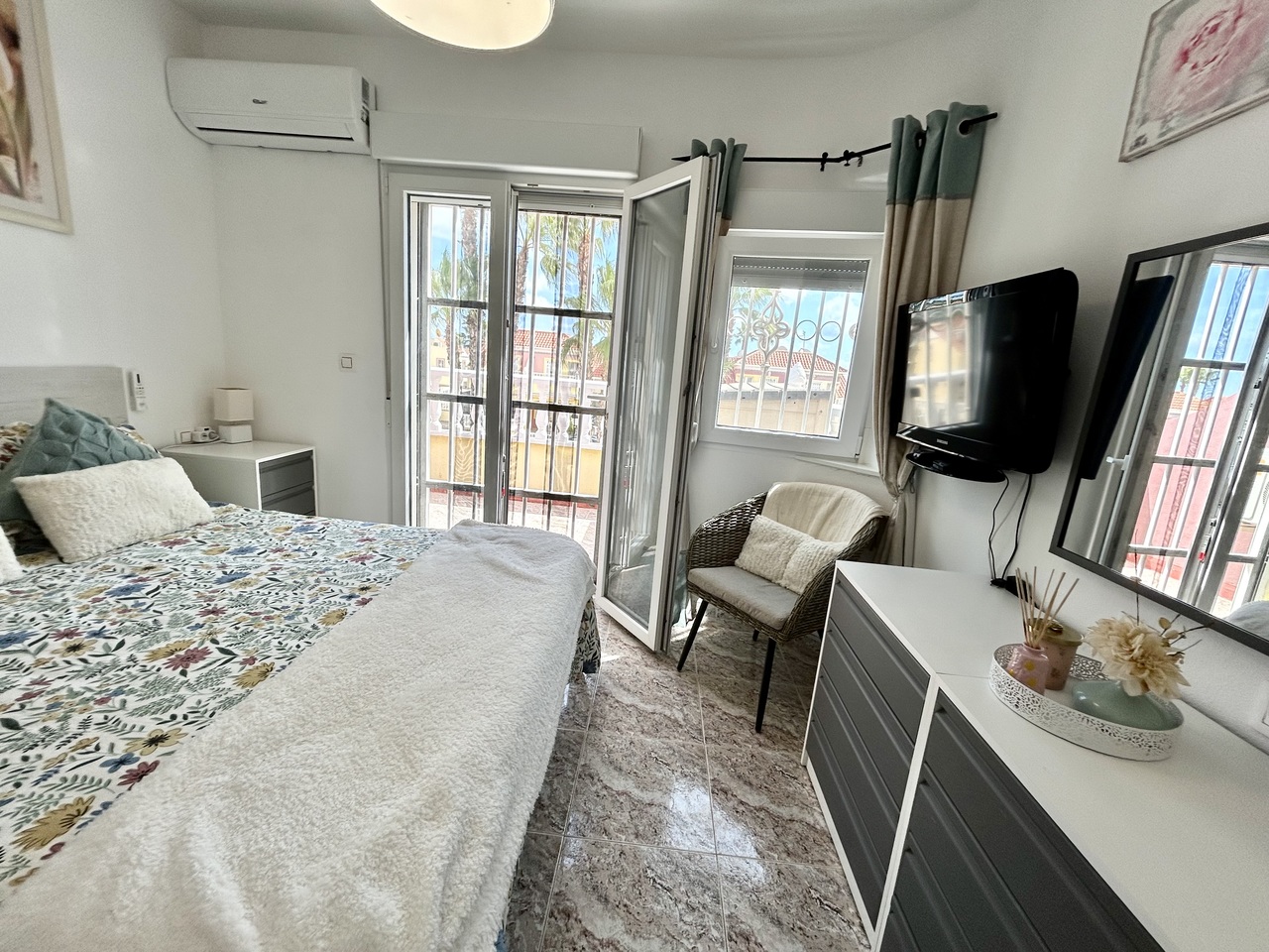 Living room in terraced for sale in Cabo Roig