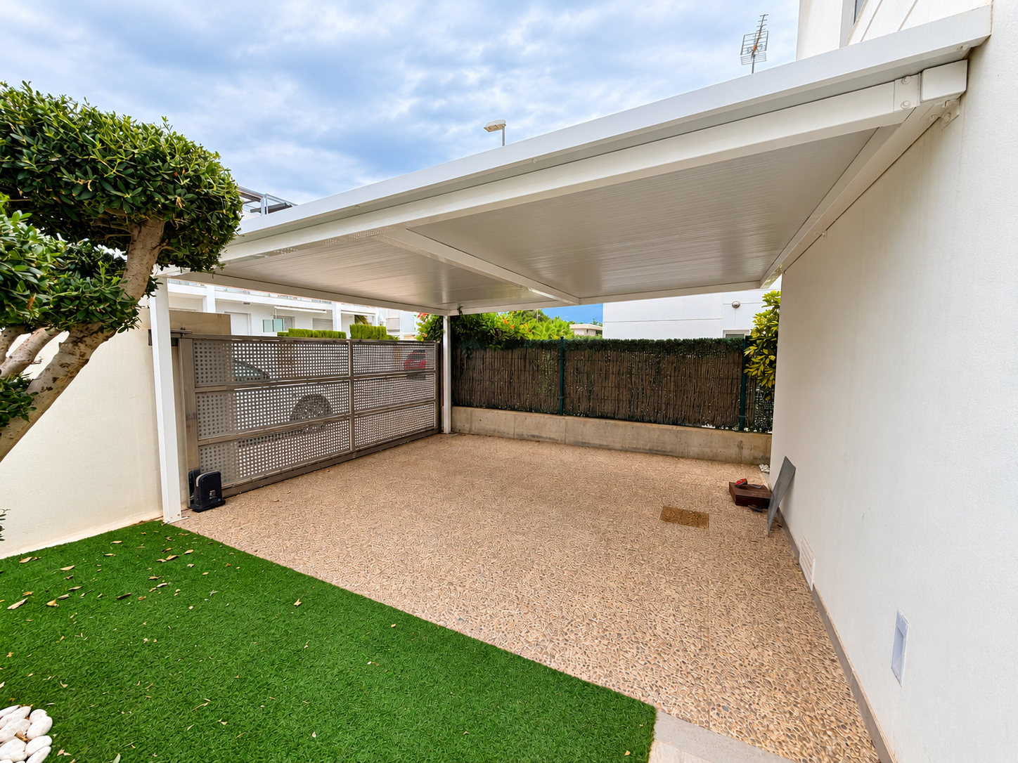 Terrace in villa for sale in Ciudad Quesada