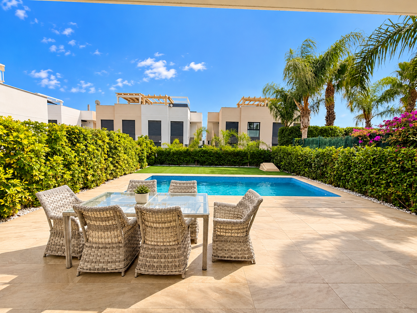 Beautiful 3-bedroom, 3-bathroom villa in Ciudad Quesada, Rojales, offering modern design, bright interiors and excellent outdoor living with a private swimming pool and covered parking within the plot