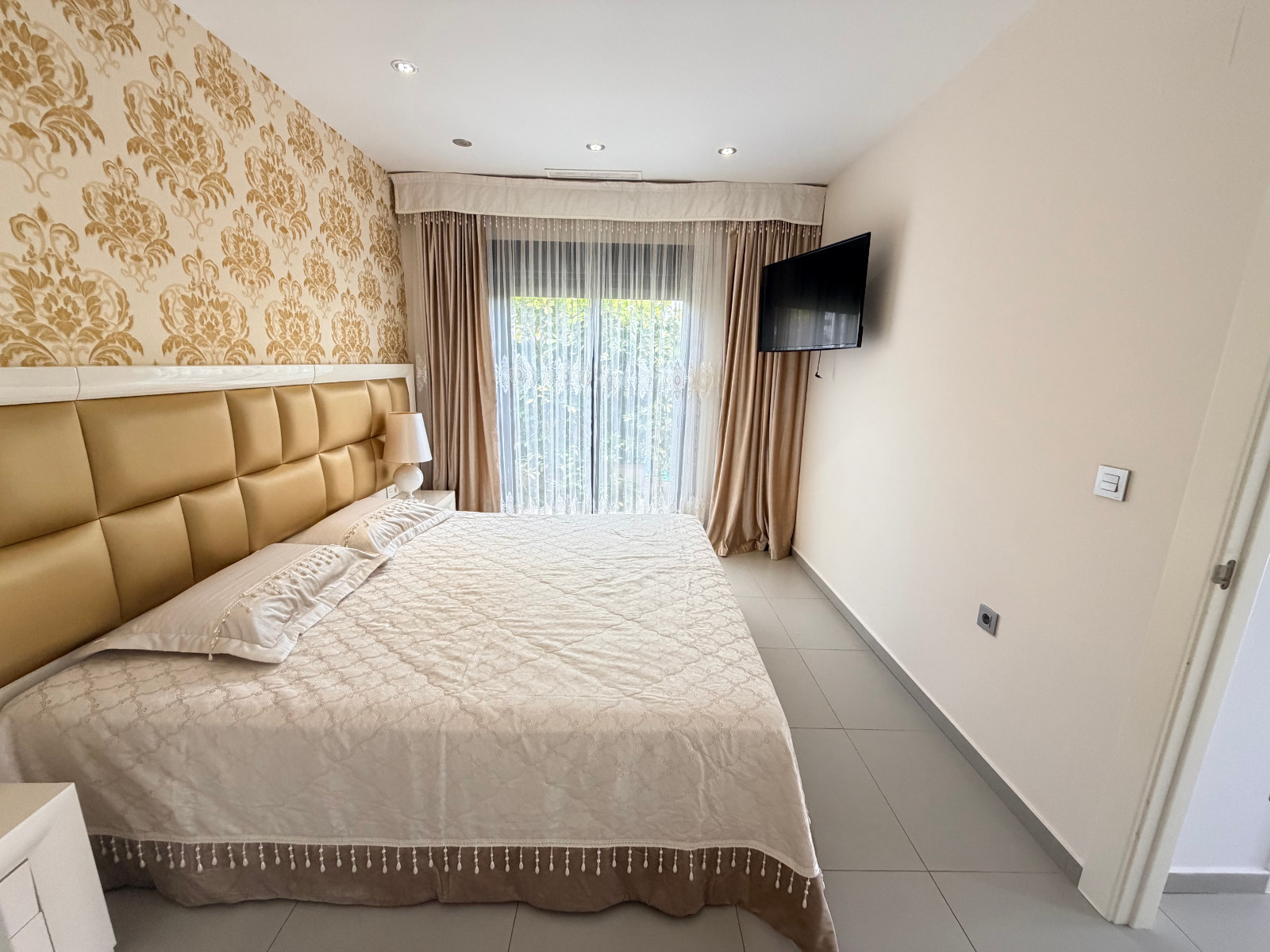 Master bedroom in villa for sale in Ciudad Quesada