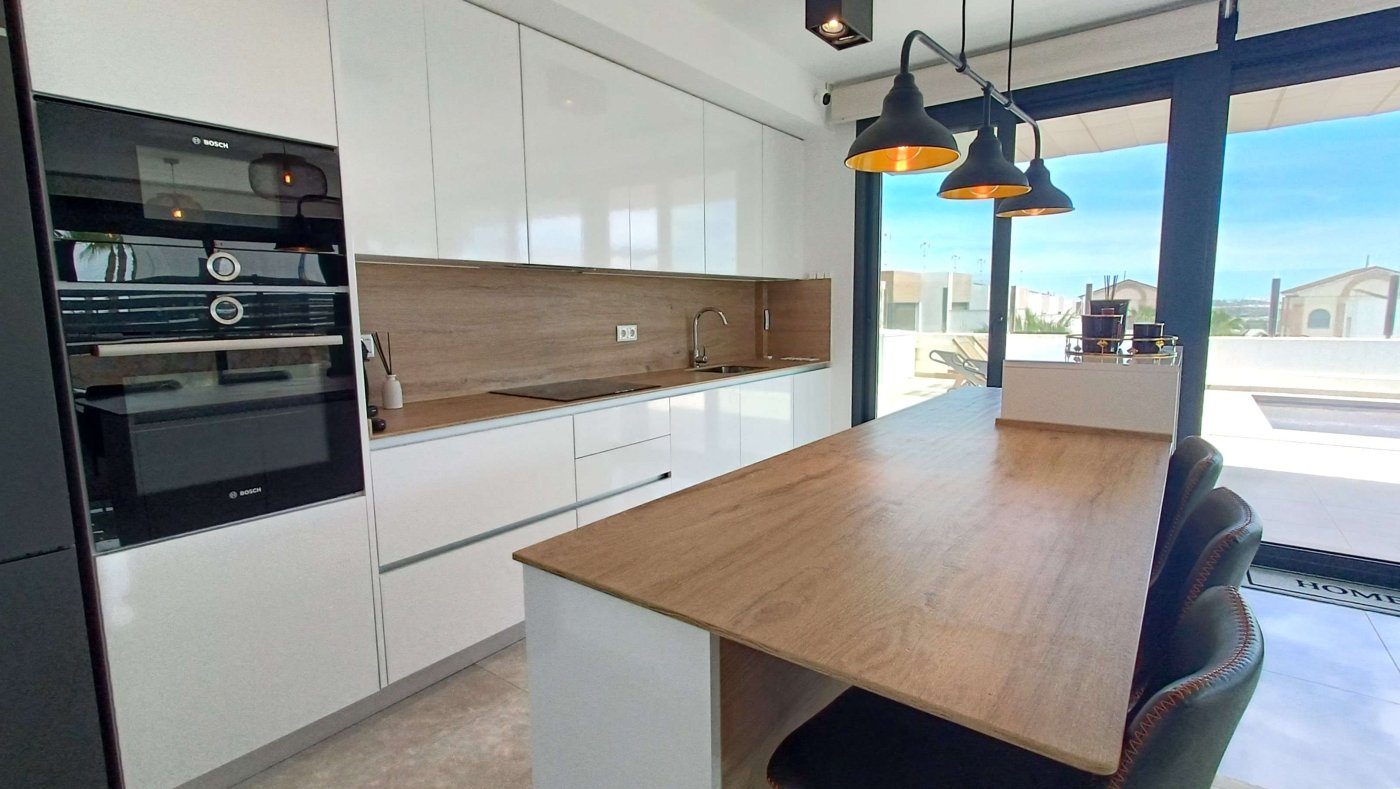 Kitchen in villa for sale in Algorfa