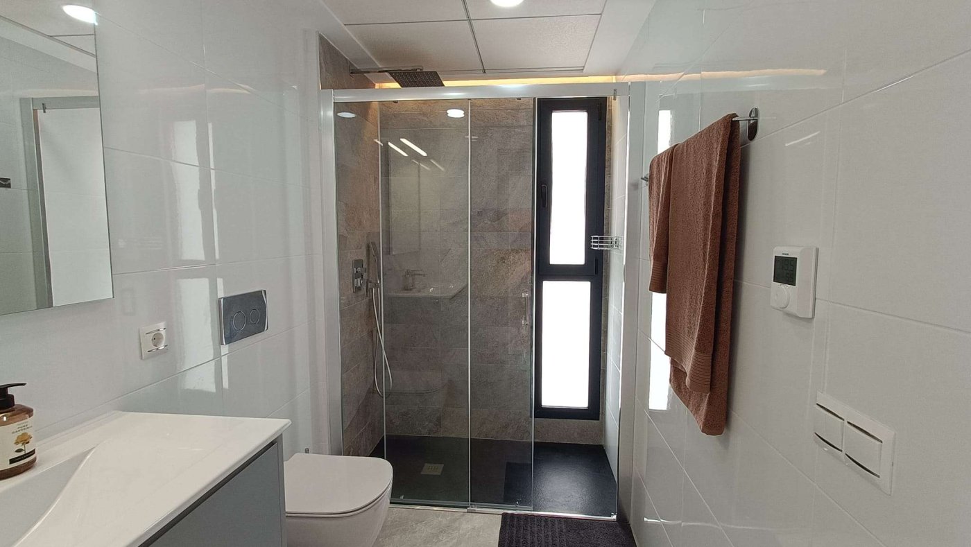 Bedroom in villa for sale in Algorfa