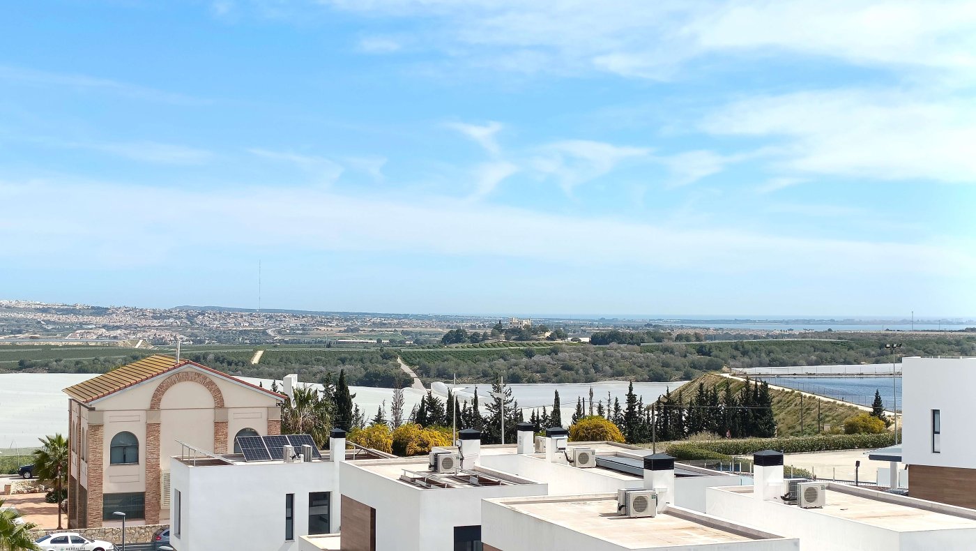 Terrace in villa for sale in Algorfa