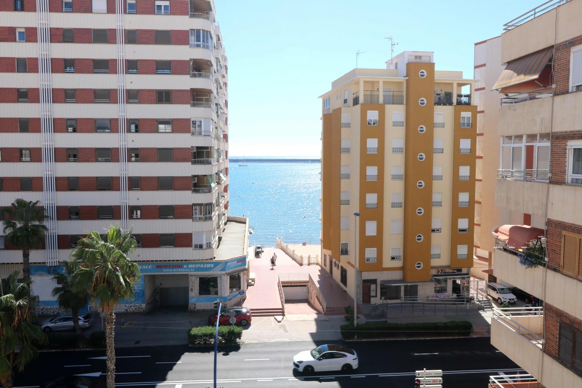 We present at the Costa Blanca Alicante a Nice Apartment only 50m from the sea