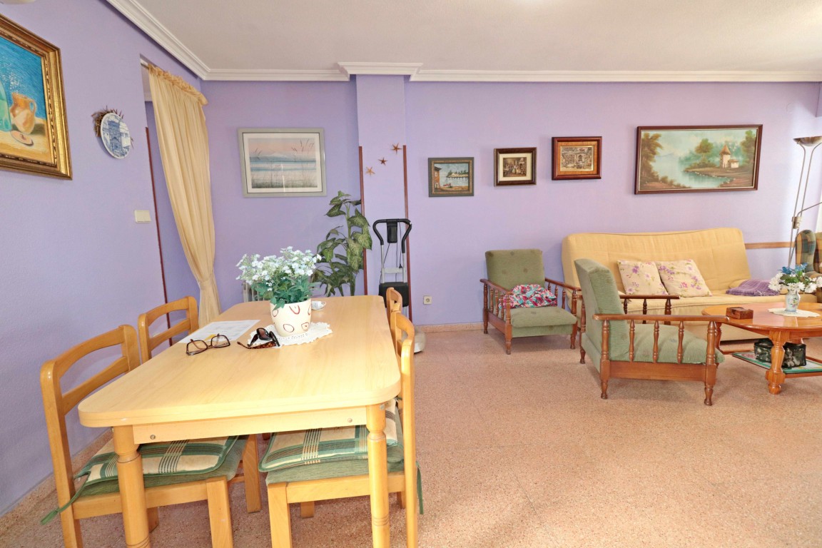 We present at the Costa Blanca Alicante a Nice Apartment only 50m from the sea