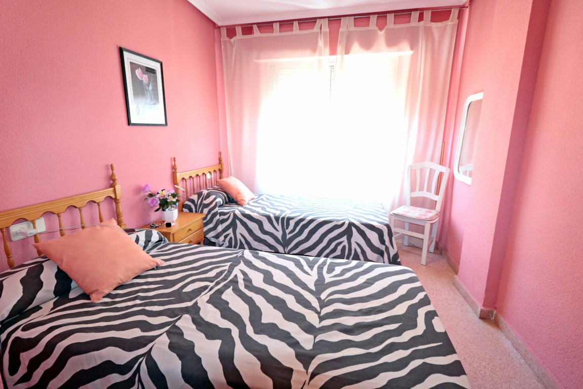 We present at the Costa Blanca Alicante a Nice Apartment only 50m from the sea