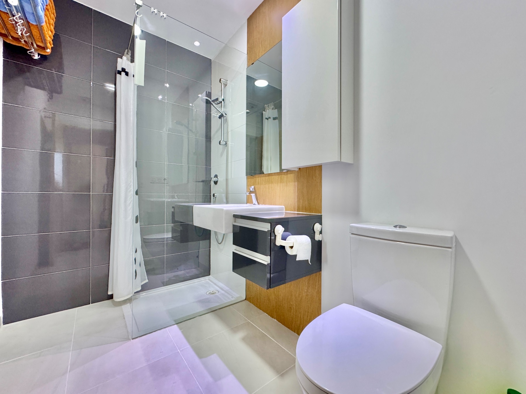 Bathroom in apartment for sale in Orihuela
