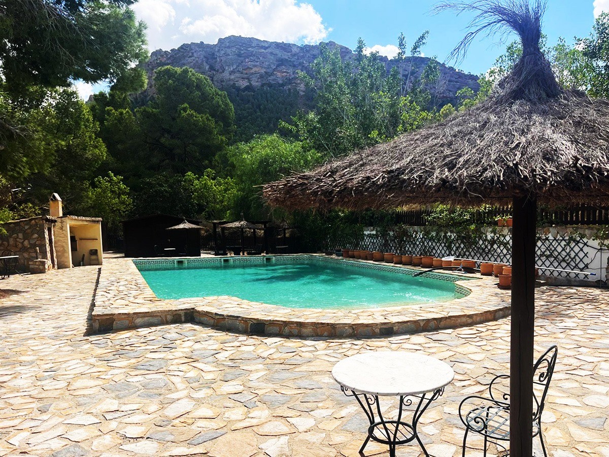 Master bedroom in villa for sale in Murcia