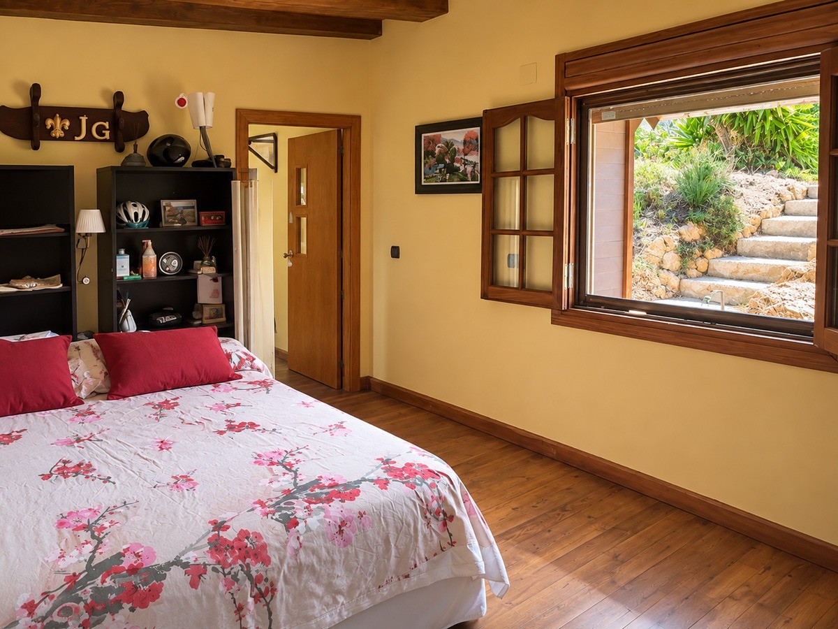 Dining area in villa for sale in Murcia