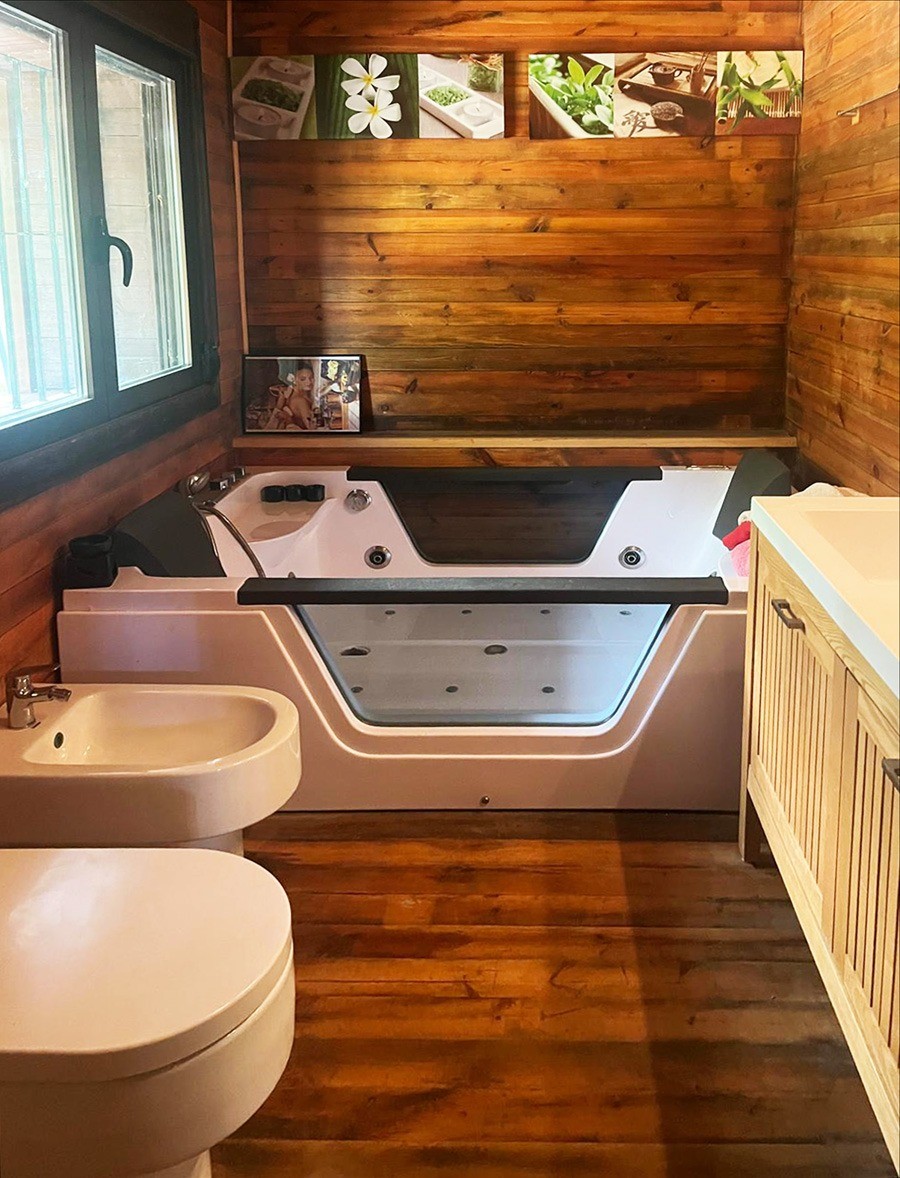 Bedroom in villa for sale in Murcia