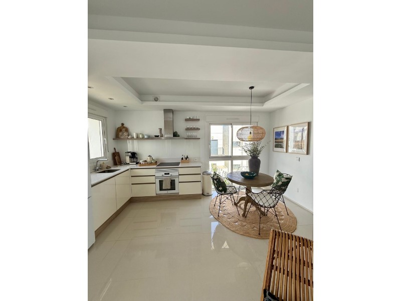 Bedroom in penthouse for sale in Rojales