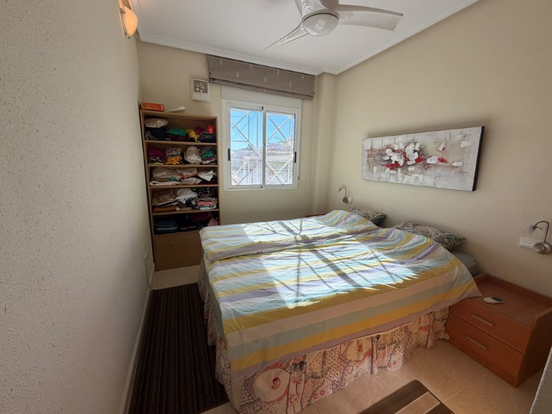 Master bedroom in apartment for sale in Torrevieja