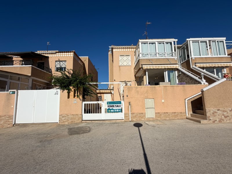 Terrace in apartment for sale in Torrevieja