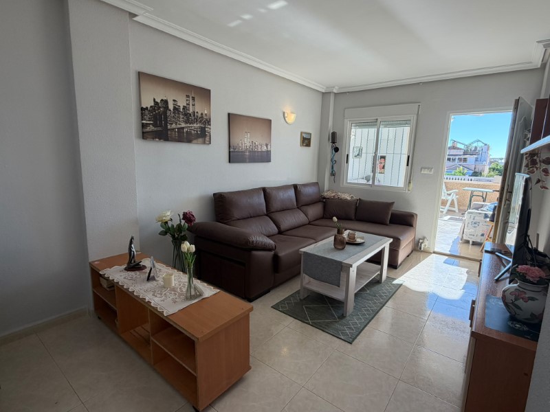 Bedroom in apartment for sale in Torrevieja