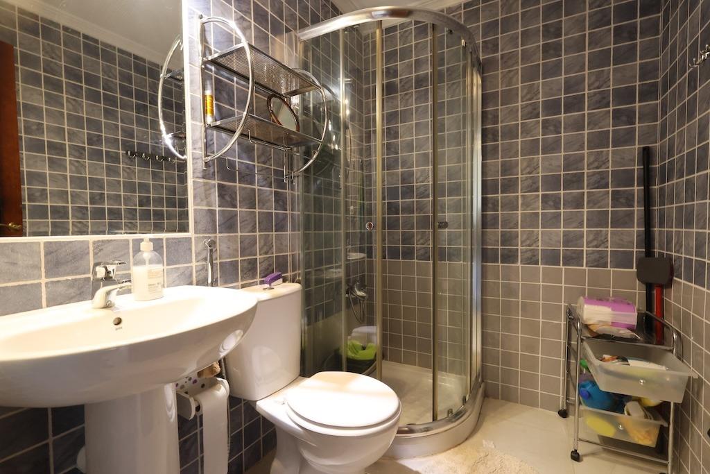 Bedroom in apartment for sale in Torrevieja