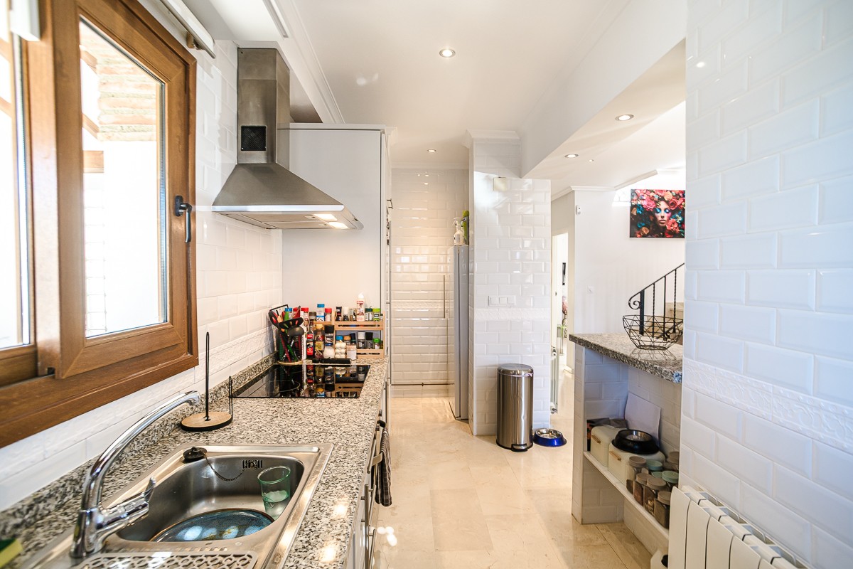 Kitchen in villa for sale in Algorfa