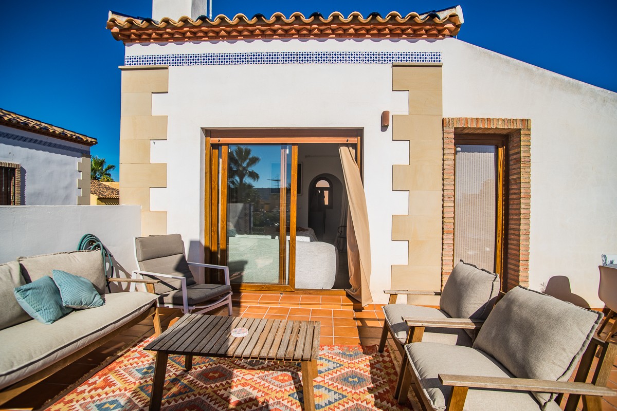 Garden in villa for sale in Algorfa