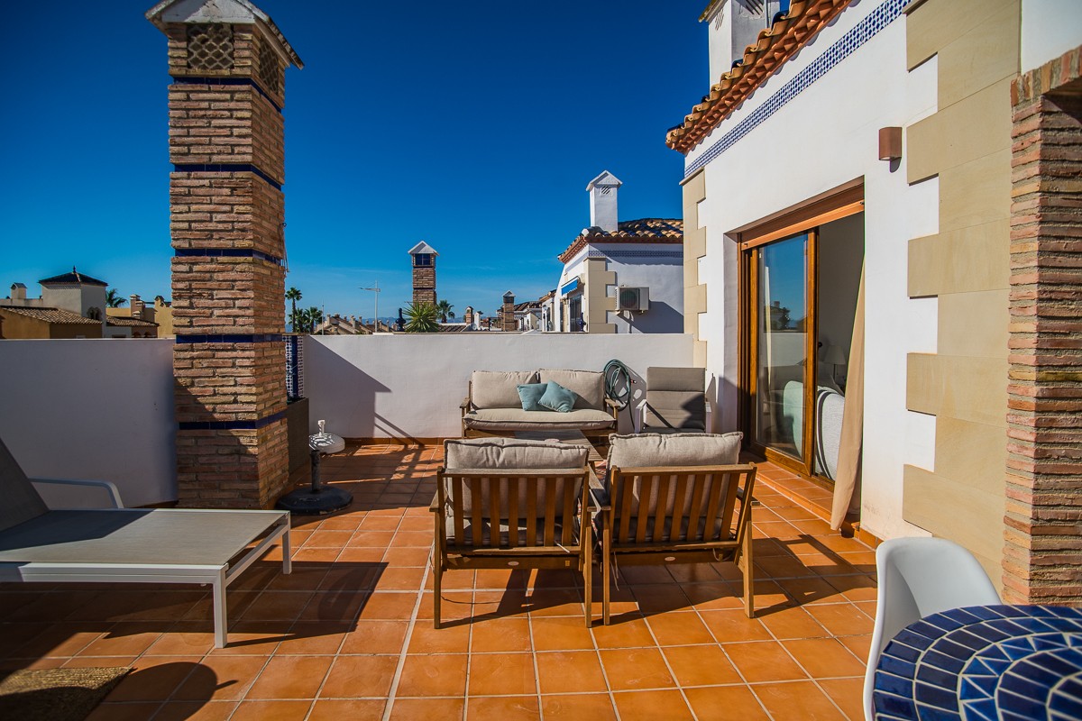 Bedroom in villa for sale in Algorfa