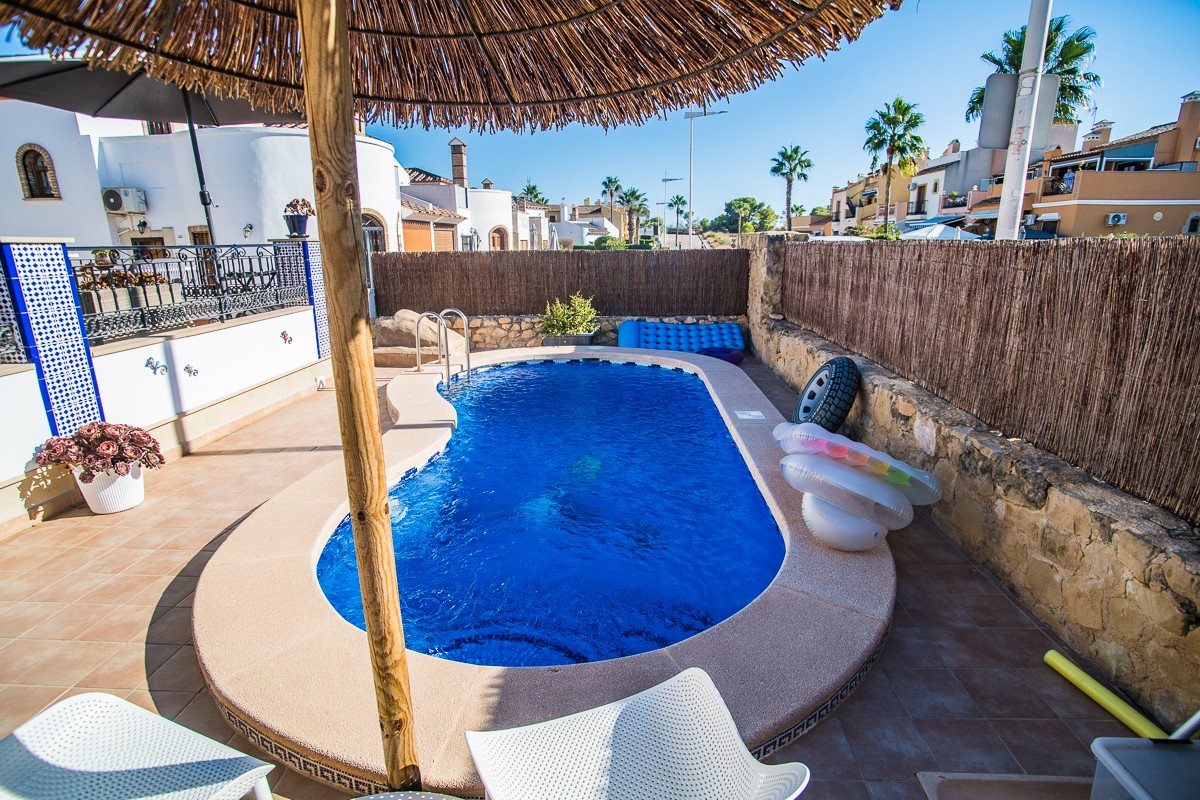Exterior view in villa for sale in Algorfa