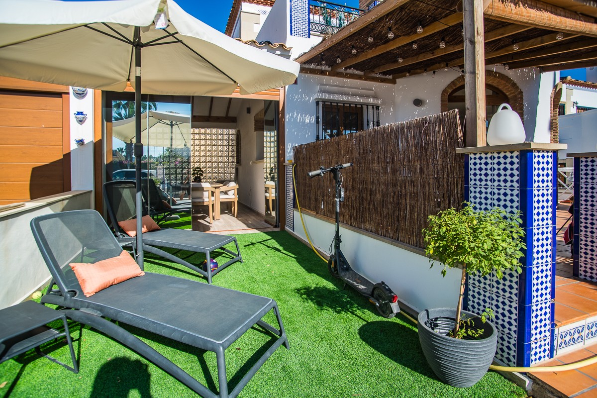Living room in villa for sale in Algorfa