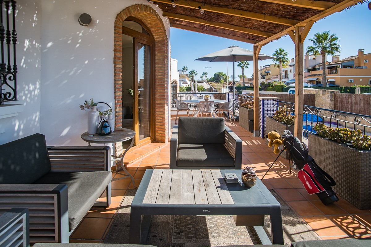 Bathroom in villa for sale in Algorfa