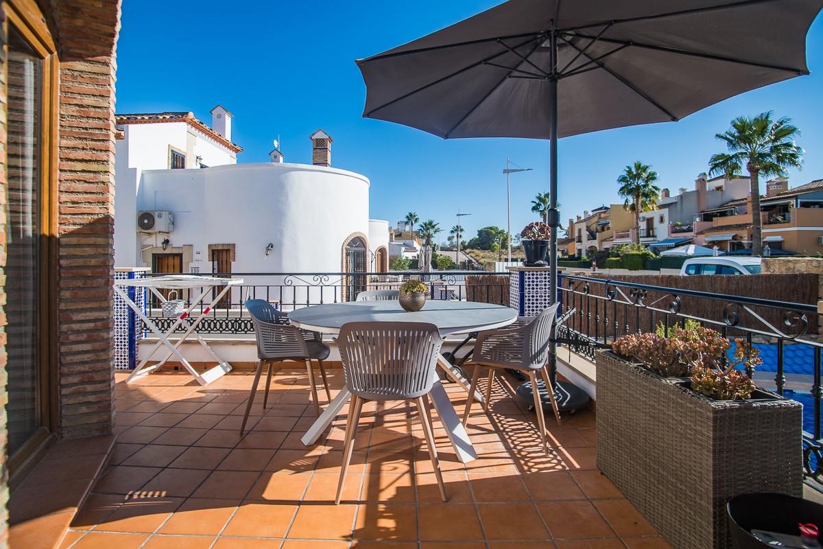 Terrace in villa for sale in Algorfa