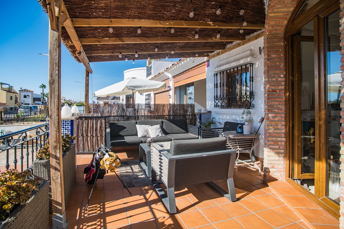 Pool area in villa for sale in Algorfa