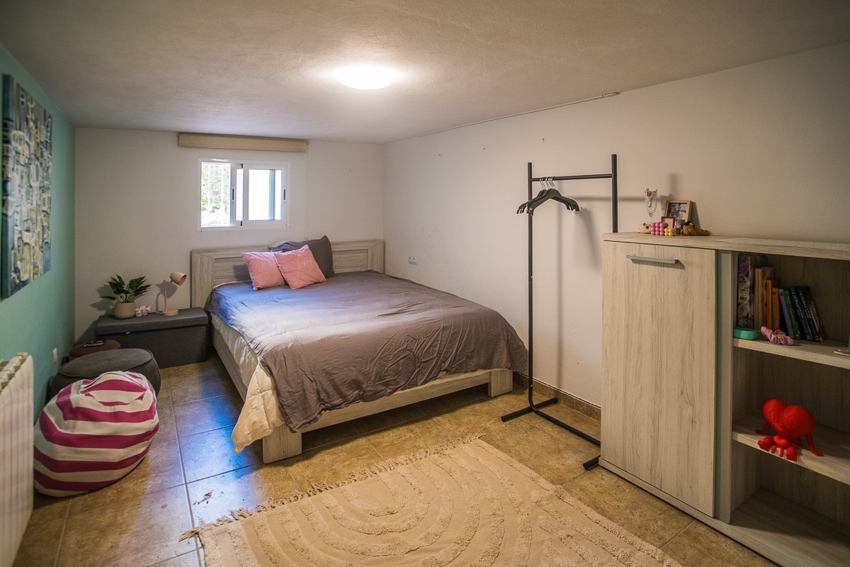 Bathroom in villa for sale in Algorfa