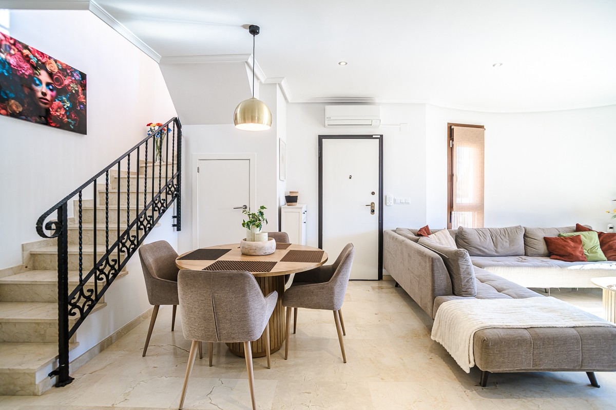 Dining area in villa for sale in Algorfa