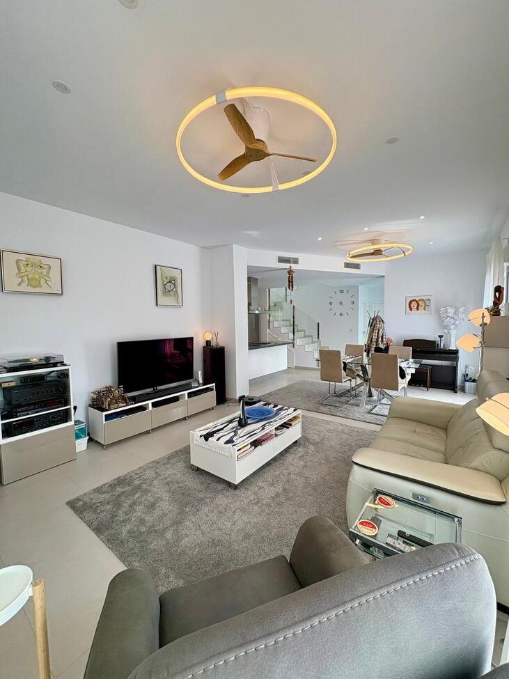 Living room in villa for sale in Rojales